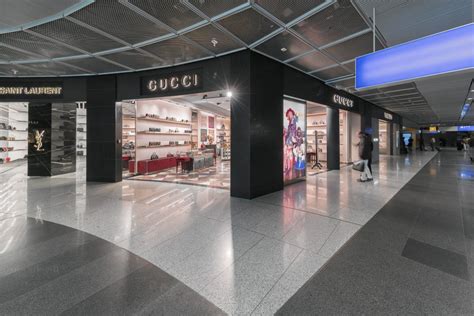 Stunning Gucci boutique opens at Frankfurt Airport.